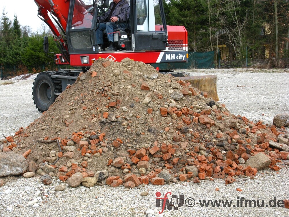 Große Probenmenge aus Schurfgrube